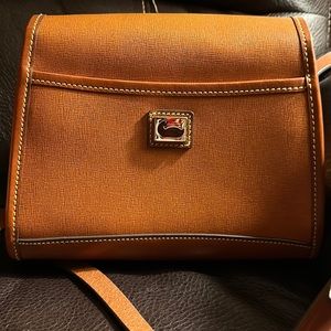 Dooney & Bourke Crossbody/Shoulder Bag